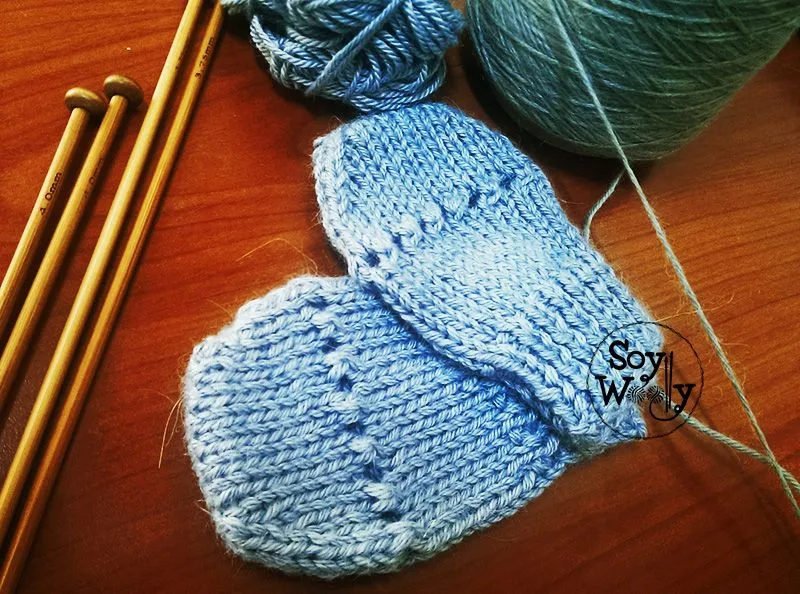 Teje mitones o manoplas para bebé con dos agujas | Soy Woolly Teje mitones o manoplas para bebé con dos agujas | Soy Woolly