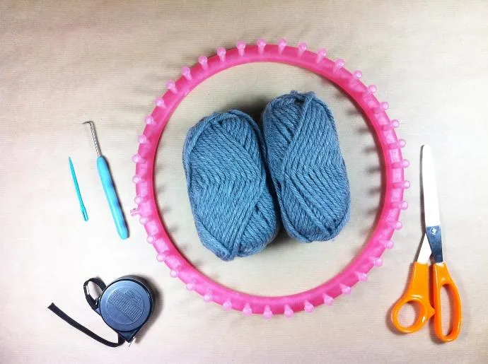 Teje en punto canasta un gorro slouchy beanie con telar circular ... Teje en punto canasta un gorro slouchy beanie con telar circular ...
