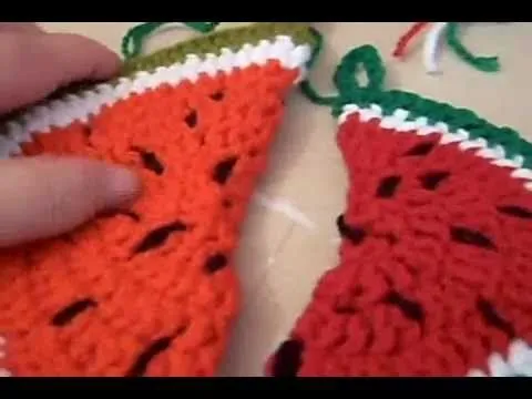 Como tejer una agarradera con forma de sandia 2 de 2. - YouTube Como tejer una agarradera con forma de sandia 2 de 2. - YouTube