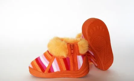 Cómo tejer en bastidor zapatitos para bebé | eHow en Español Cómo tejer en bastidor zapatitos para bebé | eHow en Español