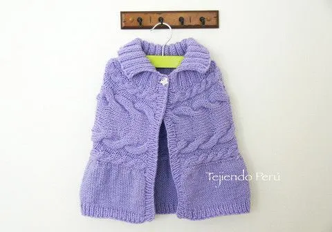 Cómo tejer una capa con trenzas tejida en dos agujas para niñas ... Cómo tejer una capa con trenzas tejida en dos agujas para niñas ...