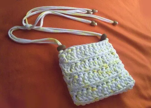 Cómo tejer una cartera de trapillo fácil y moderna | El blog de ... Cómo tejer una cartera de trapillo fácil y moderna | El blog de ...