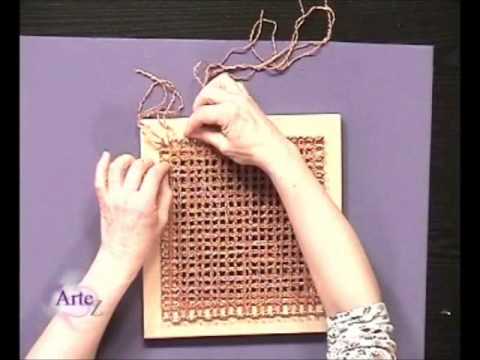 Como tejer un chal en telar cuadrado - YouTube