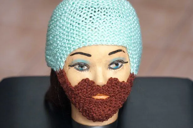 Cómo tejer un gorro de barba | eHow en Español