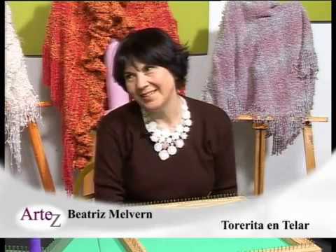 Cómo tejer hilados con telar - YouTube