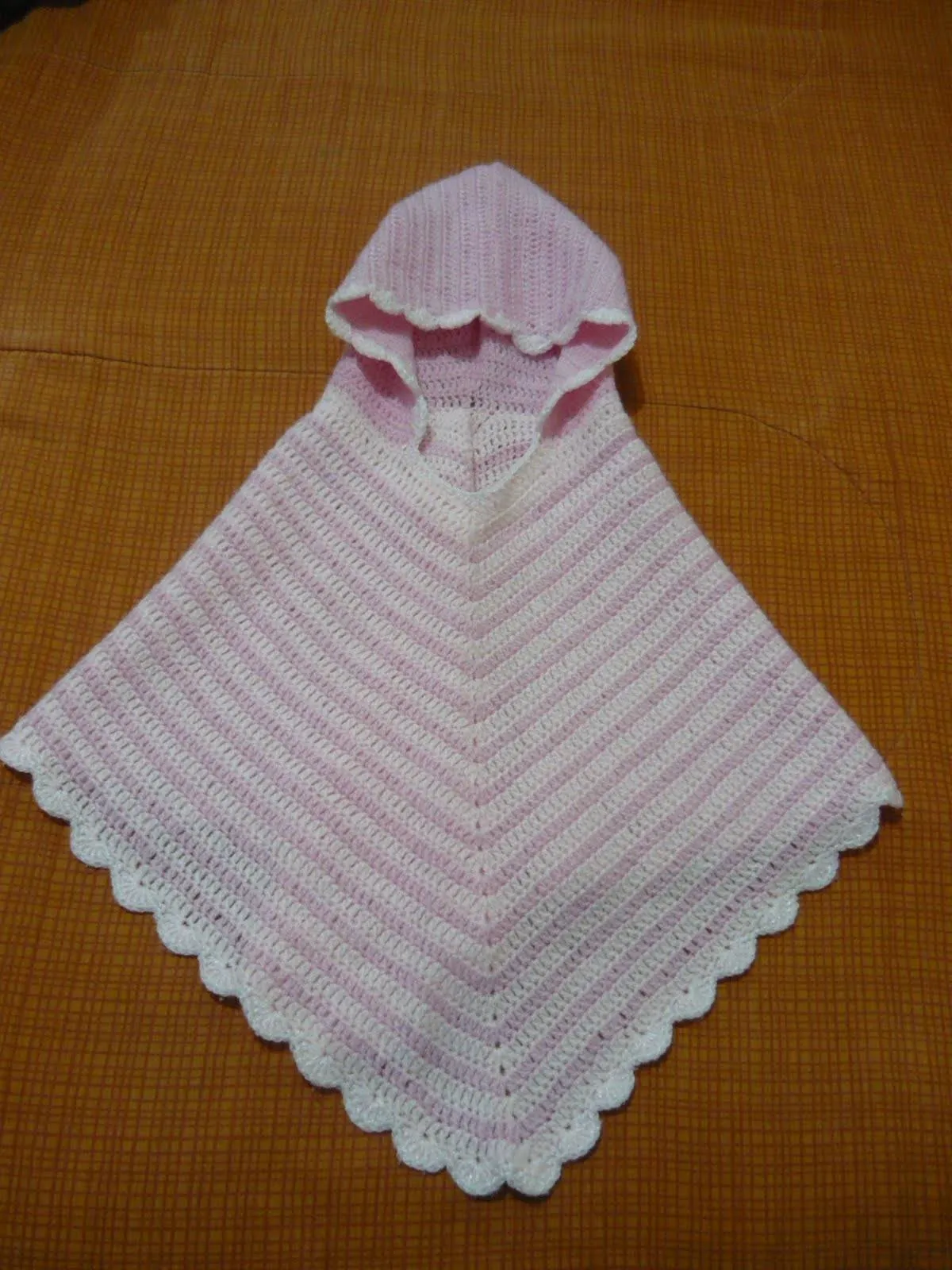 Cómo tejer un poncho de ganchillo - Innatia. Cómo tejer un poncho de ganchillo - Innatia.