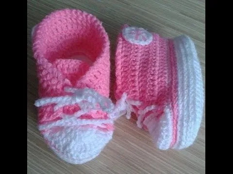 Como tejer un zapatito tipo converse para niña 1/3 - YouTube Como tejer un zapatito tipo converse para niña 1/3 - YouTube