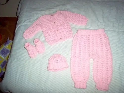 CONJUNTO PARA BEBE TEJIDO A CROCHET - Imagui