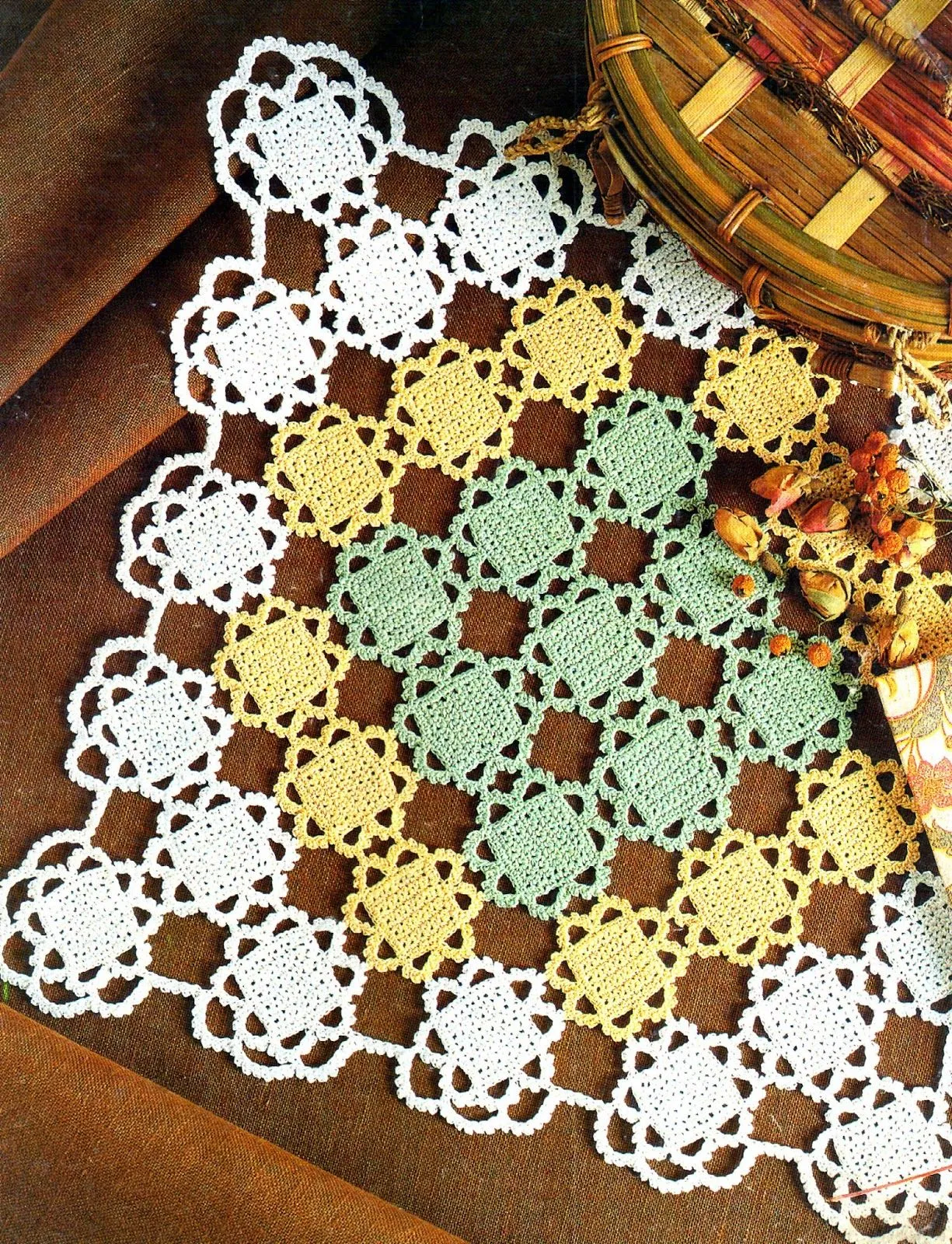 tejidos artesanales en crochet: carpeta cuadrada tricolor tejida ... tejidos artesanales en crochet: carpeta cuadrada tricolor tejida ...