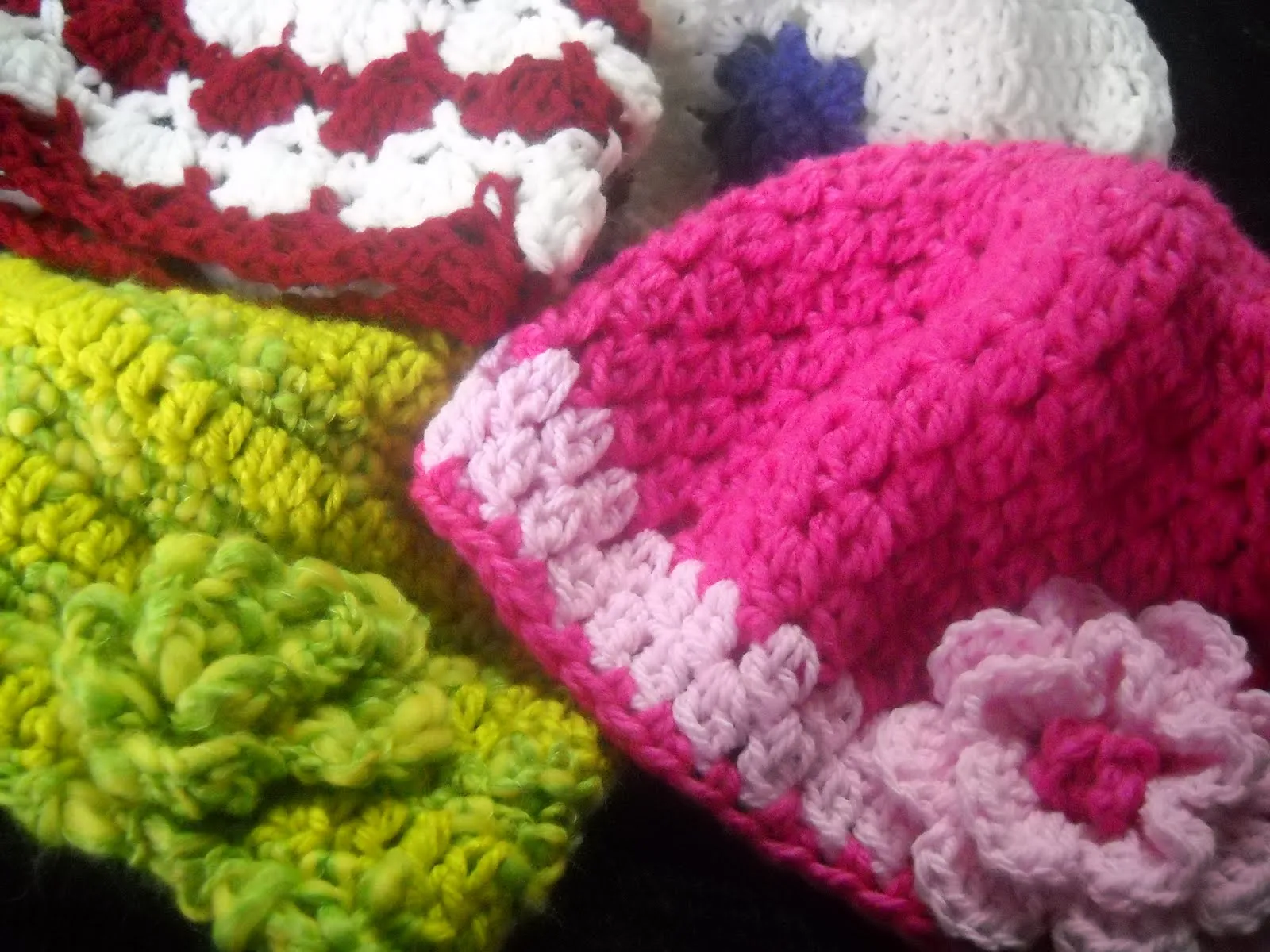 TEJIDOS HINTZ ANKAN: GORROS TEJIDOS A CROCHET EN LANA INDUSTRIALIZADA
