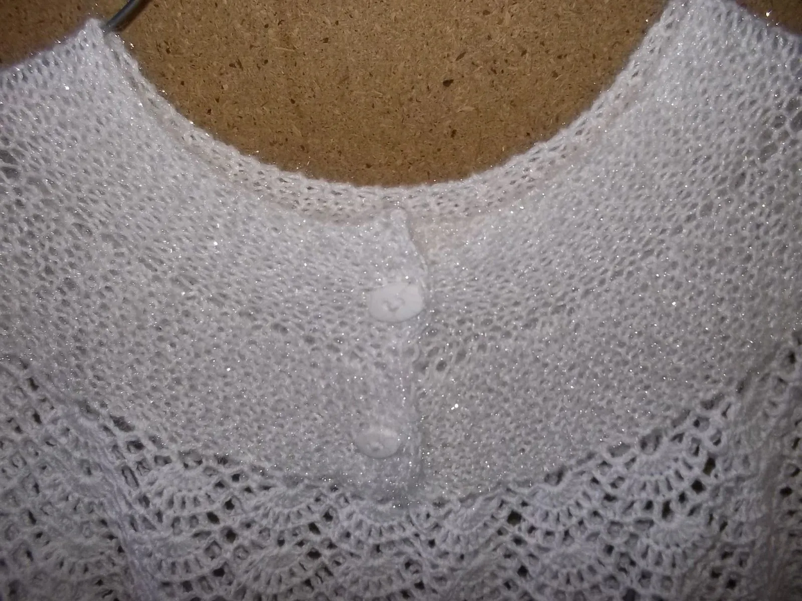Tejidos Kangél: blusa blanca con arcos
