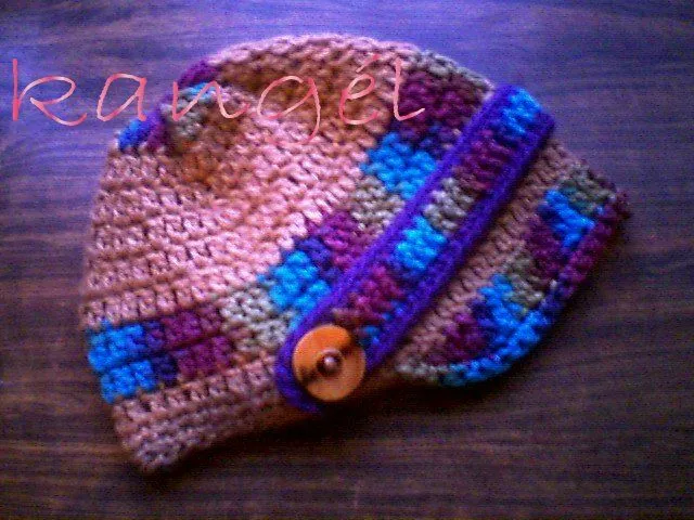 Tejidos Kangél: gorros con visera a ganchillo Tejidos Kangél: gorros con visera a ganchillo