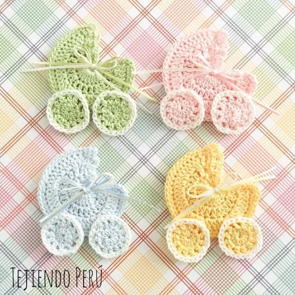 Souvenir de baby shower o nacimiento tejido a crochet: cochecito ...