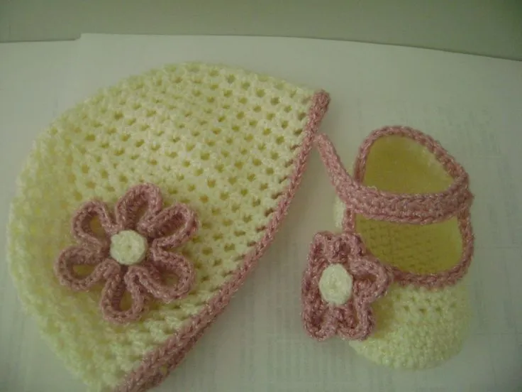 Zapatitos Y Gorro Para Bebe Tejidos A Crochet | ZAPATITOS TEJIDOS ...