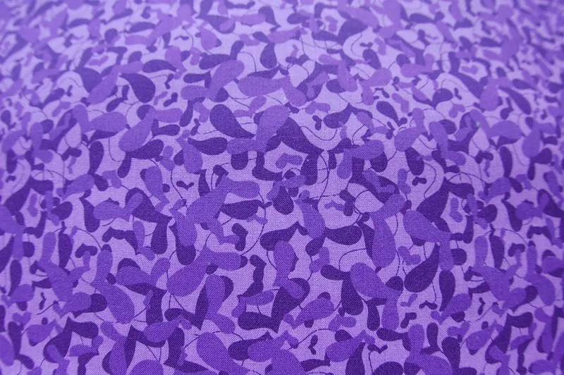 Tela estampada corazones violeta. Ancho de tela 1,40mt aprox ... Tela estampada corazones violeta. Ancho de tela 1,40mt aprox ...