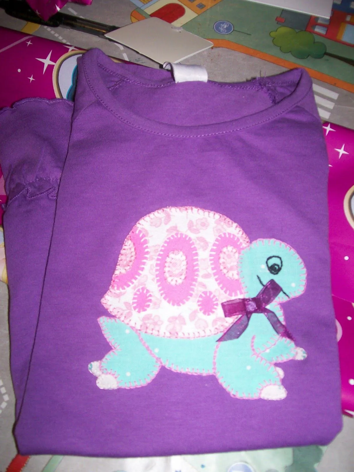 Entre Telas y Agujas: Diseños para camisetas con apliques