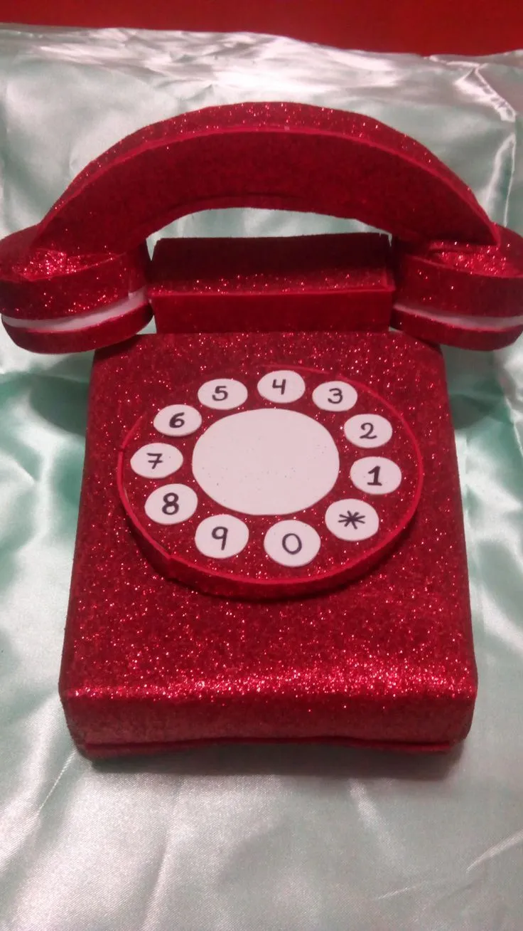 TELEFONO VINTAGE DE CARTON CUBIERTO CON MICROPOROSO ESCARCHADO | Como hacer un celular, Manualidades con cartulina, Manualidades TELEFONO VINTAGE DE CARTON CUBIERTO CON MICROPOROSO ESCARCHADO | Como hacer un celular, Manualidades con cartulina, Manualidades