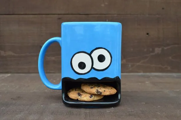 Tendencias en Moda y Geeks.: Linda taza del Monstruo Come Galletas. Tendencias en Moda y Geeks.: Linda taza del Monstruo Come Galletas.