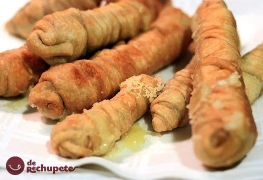 Tequeños venezolanos rellenos de queso San Simón da Costa ...