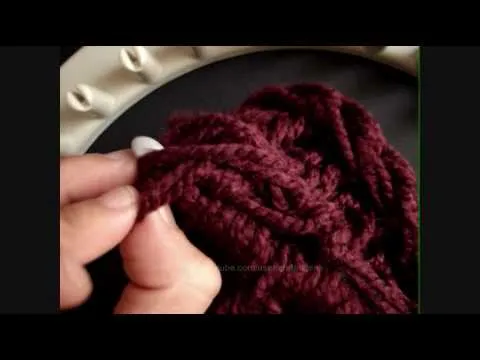 Como terminar gorro-boina en telar circular - YouTube