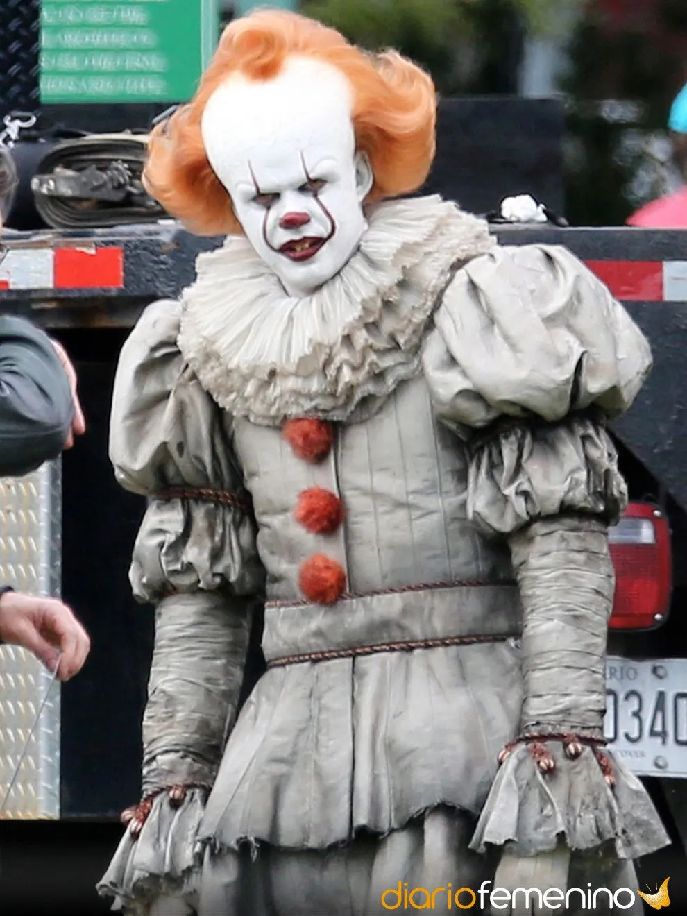 Terrorífico maquillaje del payaso de It para Halloween paso a paso