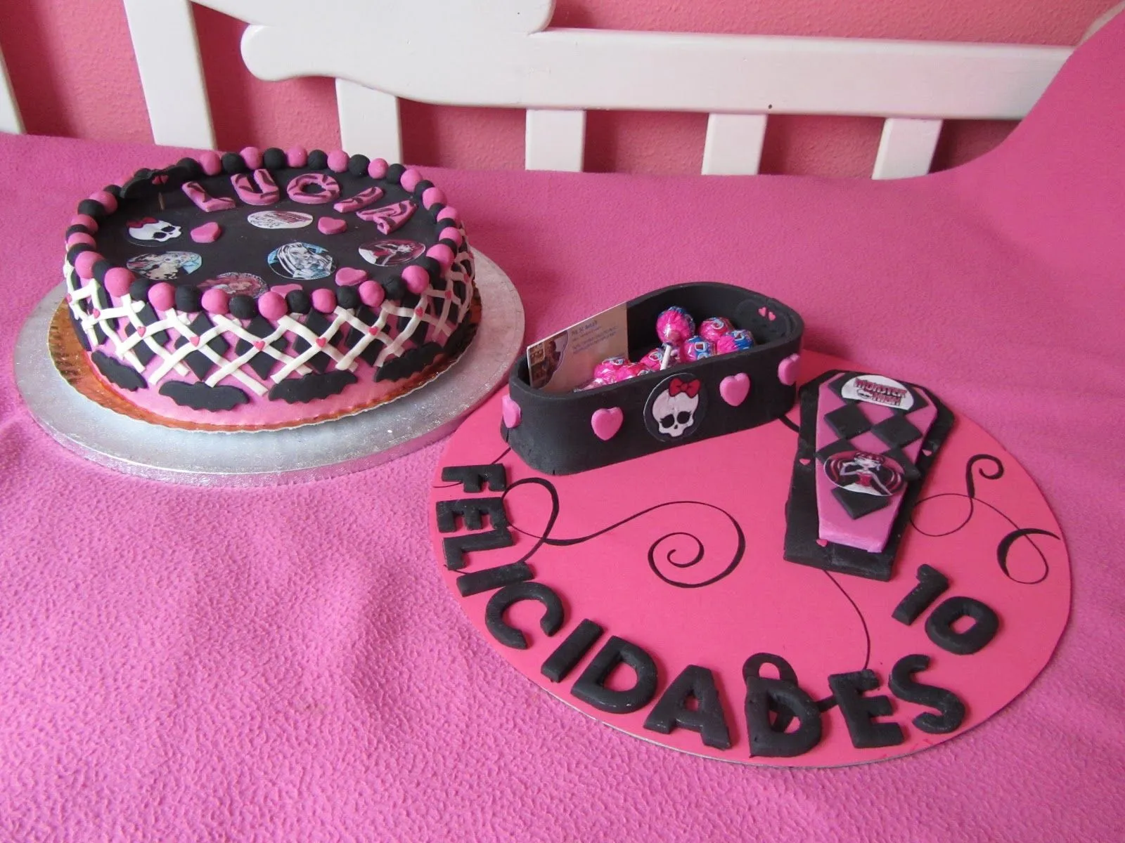THE 3C QUEEN: TARTA "MONSTER HIGH" Y ATAÚD DE DRACULAURA PARA LUCÍA