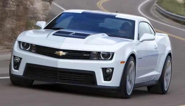 The Chevrolet Camaro Won't Overpower the 2015 Dodge Challenger SRT ...