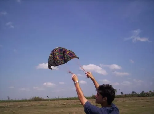 The Cuban Experience (Espanol - Vivencia Cubana) | 2005 | KiteLife™