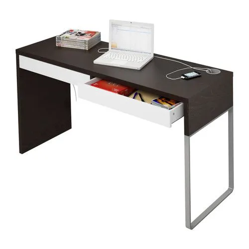 The Micke desk by Henrik Preutz