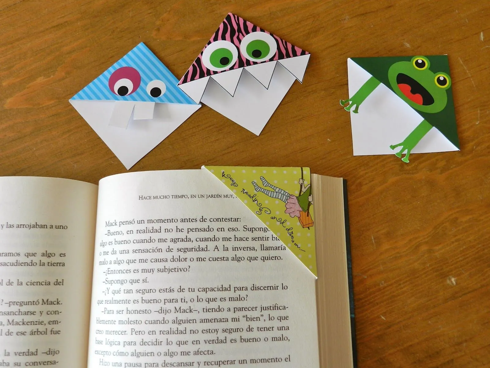 The Young Reader: Separadores para libros