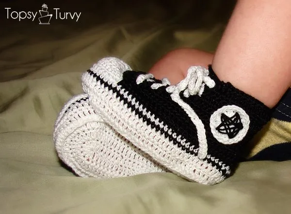 Thread Crochet Baby Converse Pattern free | Ashlee Marie Thread Crochet Baby Converse Pattern free | Ashlee Marie