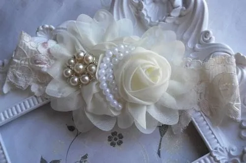 Como hacer una diadema con flores para bebes | moños | Pinterest ...