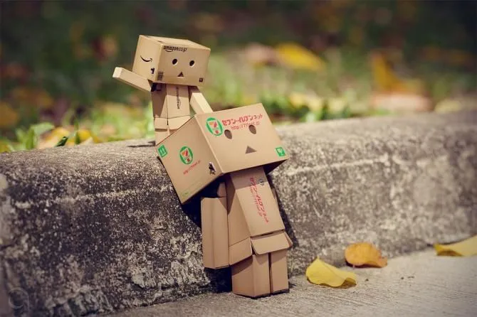 Tiernos Robots Hechos con Cajas de Amazon robots papel | DANBO ... Tiernos Robots Hechos con Cajas de Amazon robots papel | DANBO ...