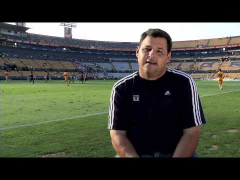 TIGRE DE PELUCHE, MASCOTA TIGRES DE UANL - YouTube TIGRE DE PELUCHE, MASCOTA TIGRES DE UANL - YouTube