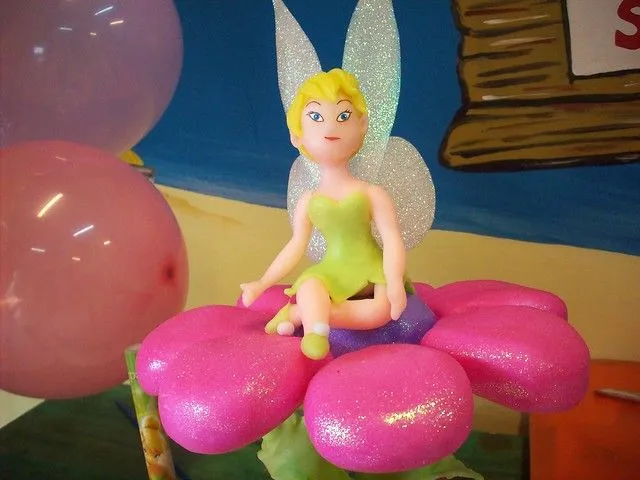 Tinkerbell adorno para torta sobre flor en porcelana fria | Flickr ... Tinkerbell adorno para torta sobre flor en porcelana fria | Flickr ...