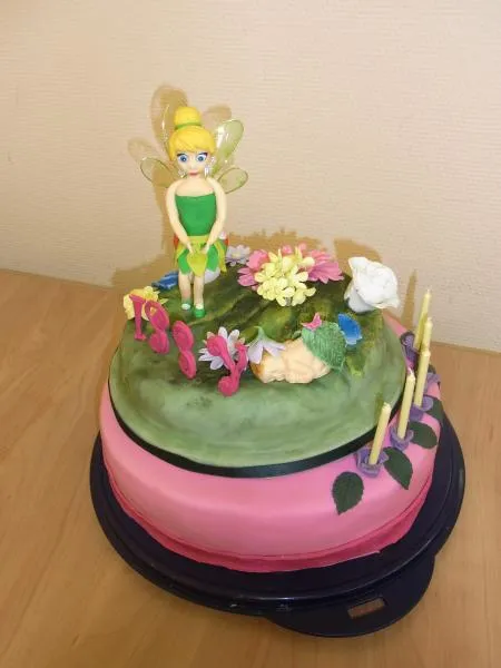 Tinkerbell oder doch Fee?, egal Hauptsache eine Torte zum 5 ... Tinkerbell oder doch Fee?, egal Hauptsache eine Torte zum 5 ...