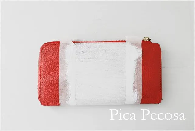 No tires tu vieja cartera, rejuvenécela con pintura y cuentas de ... No tires tu vieja cartera, rejuvenécela con pintura y cuentas de ...