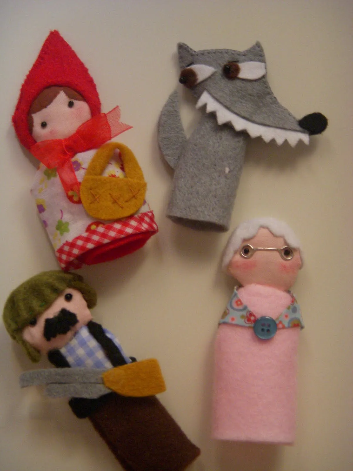 Titeres de calcetin lobo - Imagui