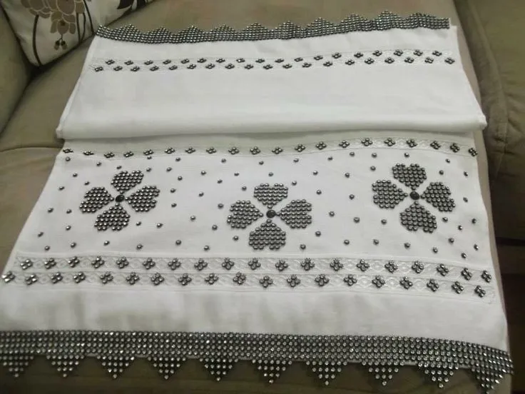 toalla bordada | Bordados, deshilados, y bordado listón. | Pinterest toalla bordada | Bordados, deshilados, y bordado listón. | Pinterest