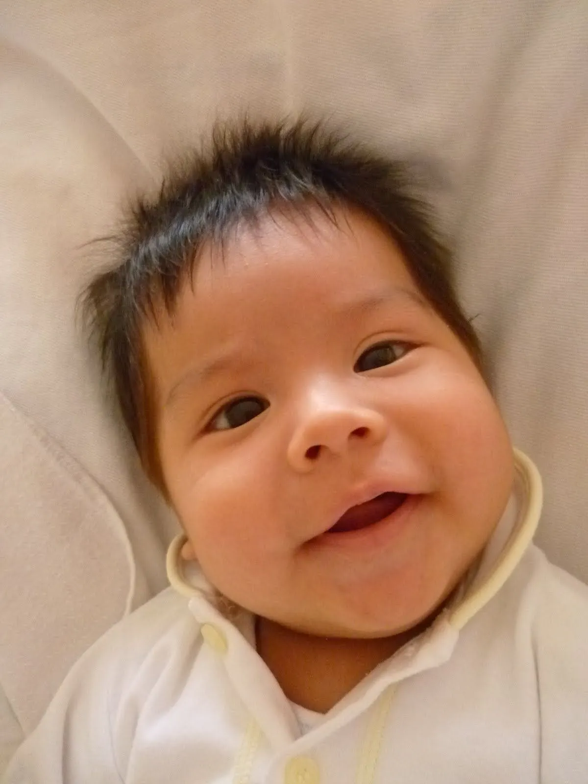 De tOdOun pOcO con Dafne: Bebe de tres meses!!