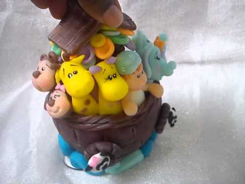 Topo de bolo Arca de Noé em biscuit! - YouTube Topo de bolo Arca de Noé em biscuit! - YouTube