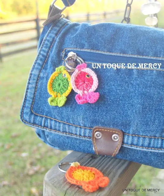 UN TOQUE DE MERCY: LLAVEROS DE CROCHET .../// UN TOQUE DE MERCY: LLAVEROS DE CROCHET ...///