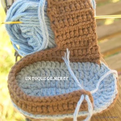 UN TOQUE DE MERCY: ZAPATITOS DE CROCHET PASO A PASO CON IMAGENES UN TOQUE DE MERCY: ZAPATITOS DE CROCHET PASO A PASO CON IMAGENES