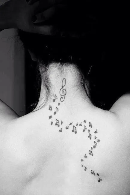 Tormenta de ideas | iskrenalaurie: notas musicales en la espalda on...
