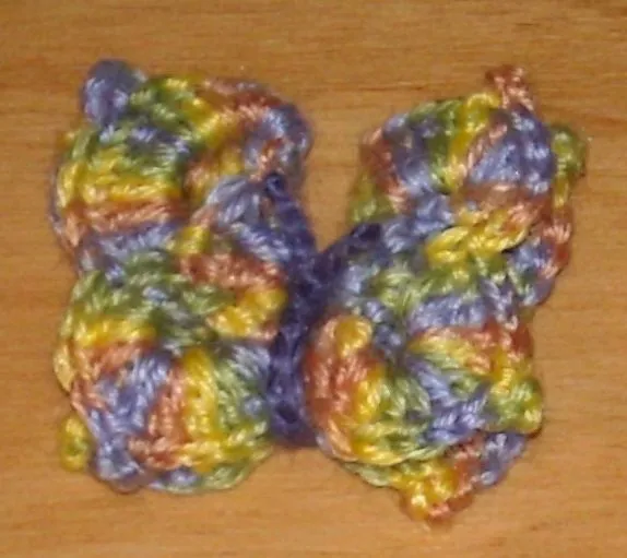 torposoplos de colores: ganchillo: broches mariposas