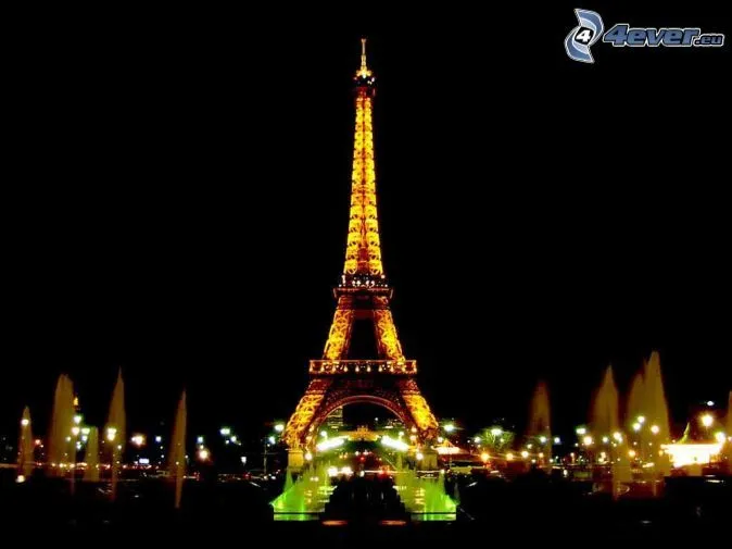 La torre Eiffel de noche