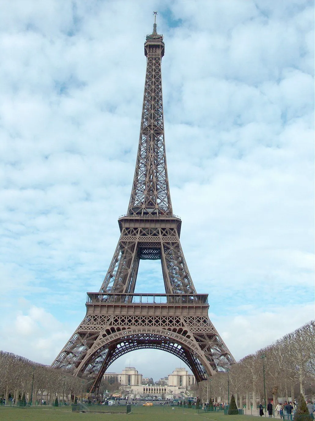 la torre eiffel de paris se dilata 7 5 cm