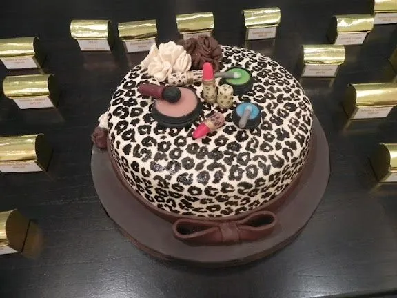 Torta Animal Print | Cosas que deseo que me regalen | Pinterest ...