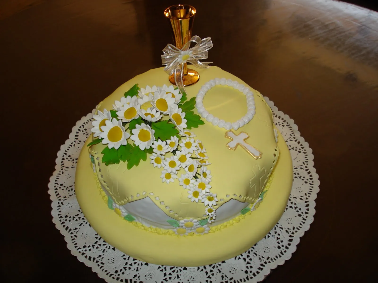 Mi Torta Bella: Torta de Primera Comunión - Margaritas Mi Torta Bella: Torta de Primera Comunión - Margaritas
