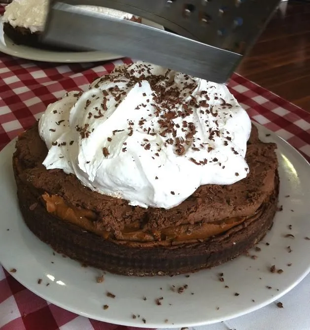 La torta bomba de Maru: marquise de chocolate, dulce de leche y ...